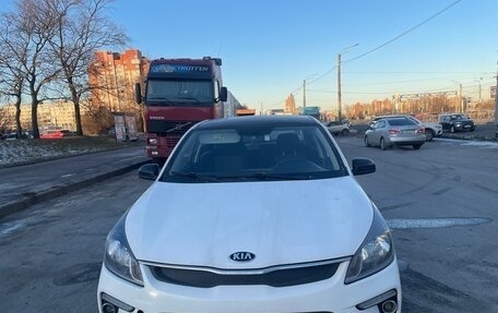 KIA Rio IV, 2017 год, 880 000 рублей, 1 фотография