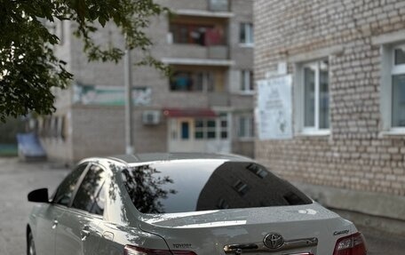 Toyota Camry, 2011 год, 875 000 рублей, 2 фотография