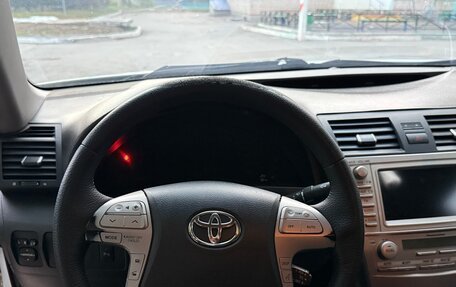 Toyota Camry, 2011 год, 875 000 рублей, 11 фотография