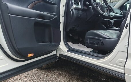 Toyota Highlander III, 2014 год, 3 200 000 рублей, 7 фотография