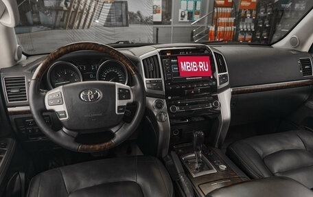 Toyota Land Cruiser 200, 2013 год, 3 390 000 рублей, 8 фотография