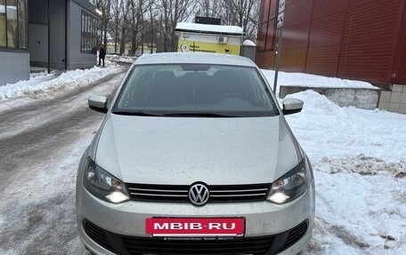 Volkswagen Polo VI (EU Market), 2013 год, 815 000 рублей, 2 фотография