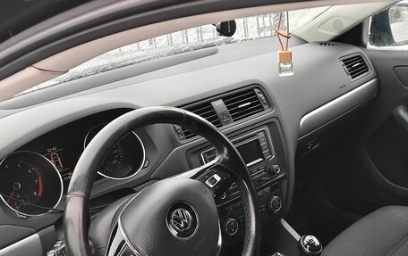 Volkswagen Jetta VI, 2015 год, 1 000 030 рублей, 5 фотография