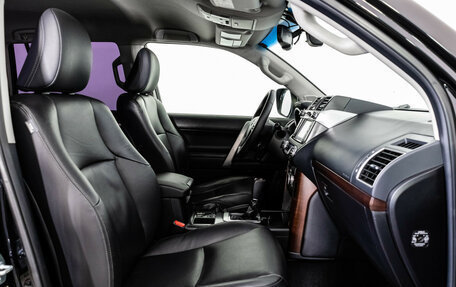 Toyota Land Cruiser Prado 150 рестайлинг 2, 2014 год, 3 600 000 рублей, 23 фотография