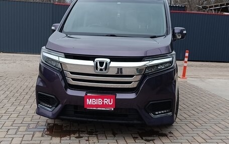 Honda Stepwgn IV, 2017 год, 2 250 000 рублей, 2 фотография