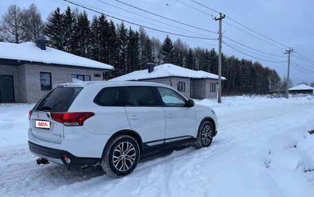 Mitsubishi Outlander III рестайлинг 3, 2017 год, 2 100 000 рублей, 6 фотография