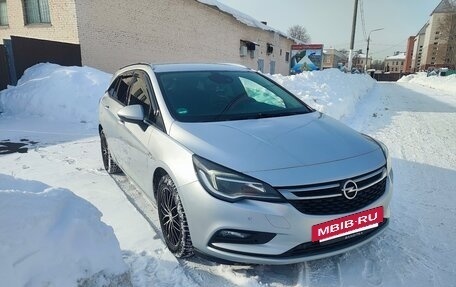 Opel Astra K, 2017 год, 1 360 000 рублей, 3 фотография