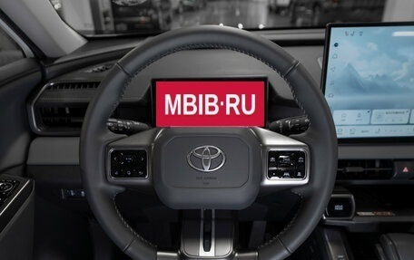 Toyota RAV4, 2025 год, 4 950 000 рублей, 11 фотография