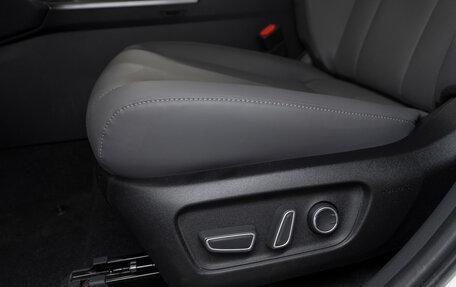 Toyota RAV4, 2025 год, 4 950 000 рублей, 22 фотография