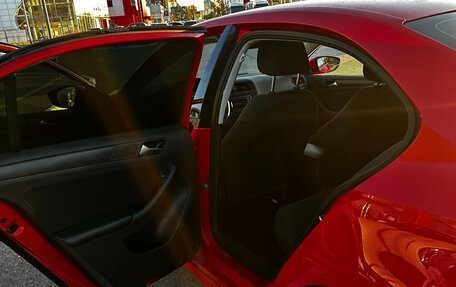 Volkswagen Jetta VI, 2014 год, 970 000 рублей, 6 фотография