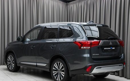 Mitsubishi Outlander III рестайлинг 3, 2020 год, 2 900 000 рублей, 6 фотография