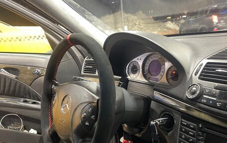 Mercedes-Benz E-Класс, 2003 год, 9 фотография