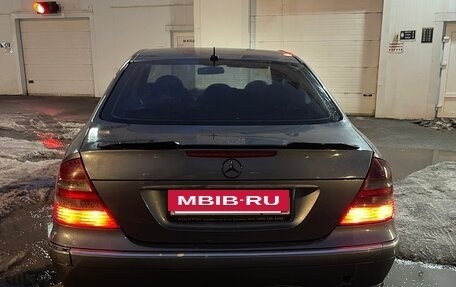 Mercedes-Benz E-Класс, 2003 год, 2 фотография