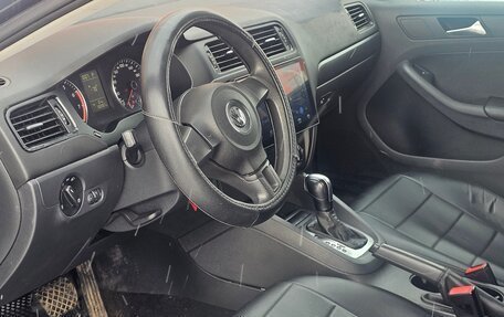 Volkswagen Jetta VI, 2013 год, 899 000 рублей, 10 фотография