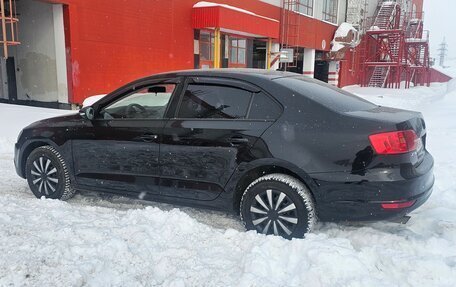 Volkswagen Jetta VI, 2013 год, 899 000 рублей, 3 фотография