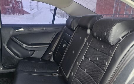 Volkswagen Jetta VI, 2013 год, 899 000 рублей, 12 фотография