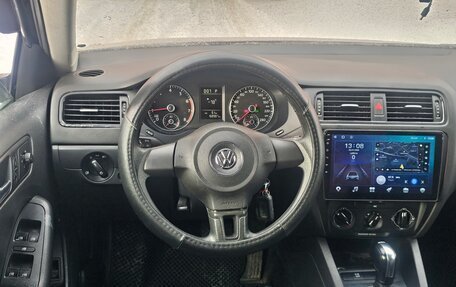 Volkswagen Jetta VI, 2013 год, 899 000 рублей, 9 фотография
