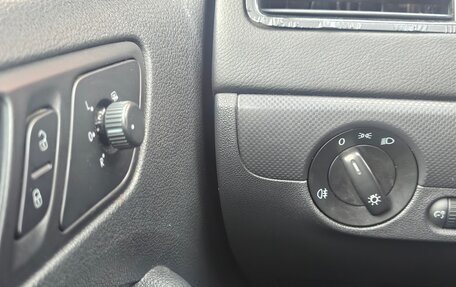 Volkswagen Jetta VI, 2013 год, 899 000 рублей, 17 фотография