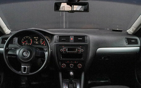 Volkswagen Jetta VI, 2011 год, 730 000 рублей, 9 фотография