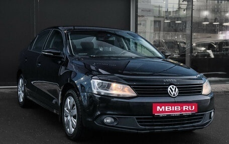 Volkswagen Jetta VI, 2011 год, 730 000 рублей, 3 фотография