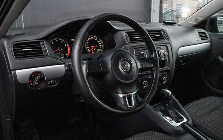 Volkswagen Jetta VI, 2011 год, 730 000 рублей, 12 фотография