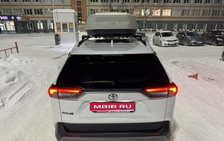 Toyota RAV4, 2020 год, 3 100 000 рублей, 1 фотография