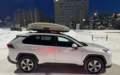 Toyota RAV4, 2020 год, 3 100 000 рублей, 11 фотография