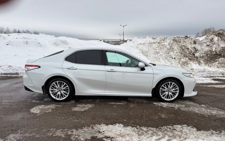 Toyota Camry, 2018 год, 2 930 000 рублей, 4 фотография