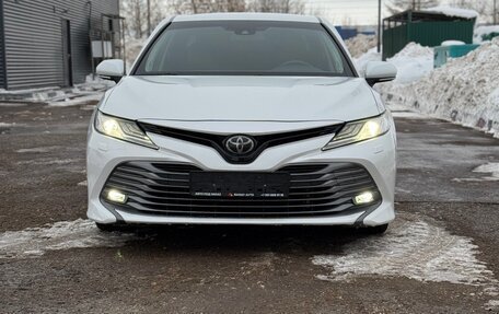 Toyota Camry, 2018 год, 2 930 000 рублей, 2 фотография