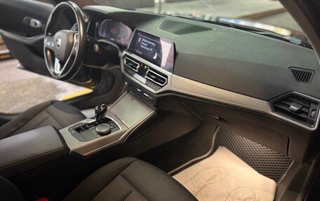 BMW 3 серия, 2020 год, 2 950 000 рублей, 11 фотография