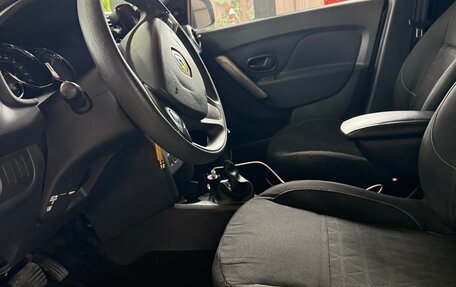 Renault Sandero II рестайлинг, 2015 год, 950 000 рублей, 24 фотография