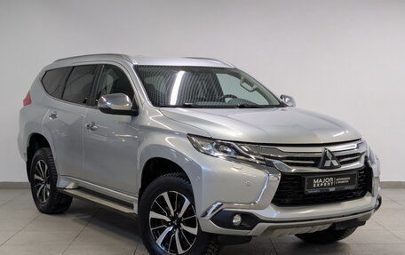 Mitsubishi Pajero Sport III рестайлинг, 2019 год, 3 625 000 рублей, 3 фотография