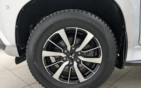 Mitsubishi Pajero Sport III рестайлинг, 2019 год, 3 625 000 рублей, 18 фотография