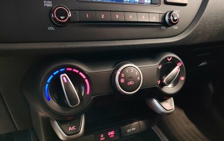 KIA Rio IV, 2017 год, 1 415 000 рублей, 12 фотография