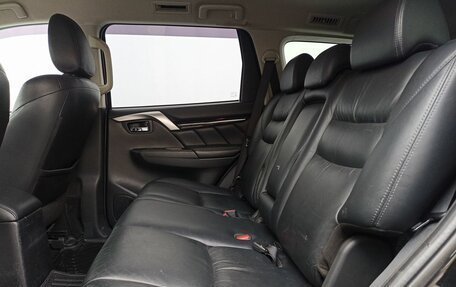 Mitsubishi Pajero Sport III рестайлинг, 2017 год, 2 695 000 рублей, 11 фотография