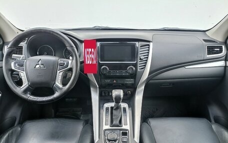 Mitsubishi Pajero Sport III рестайлинг, 2017 год, 2 695 000 рублей, 12 фотография