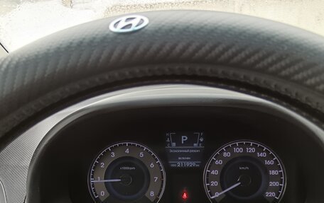 Hyundai Solaris II рестайлинг, 2012 год, 740 000 рублей, 7 фотография