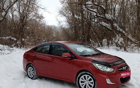 Hyundai Solaris II рестайлинг, 2012 год, 740 000 рублей, 2 фотография
