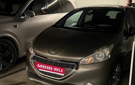 Peugeot 208 II, 2013 год, 620 000 рублей, 5 фотография