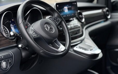 Mercedes-Benz V-Класс, 2022 год, 7 500 000 рублей, 23 фотография