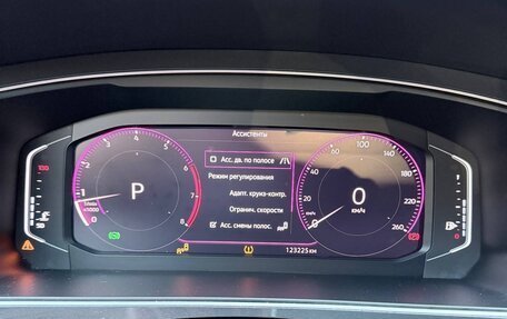 Volkswagen Tiguan II, 2019 год, 2 550 000 рублей, 21 фотография