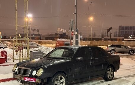 Mercedes-Benz E-Класс, 1998 год, 320 000 рублей, 1 фотография