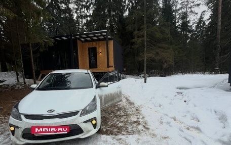 KIA Rio IV, 2018 год, 900 000 рублей, 2 фотография