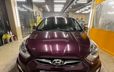 Hyundai Solaris II рестайлинг, 2012 год, 5 фотография