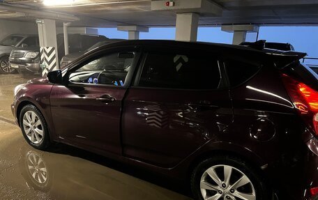 Hyundai Solaris II рестайлинг, 2012 год, 15 фотография