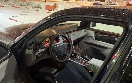 Mercedes-Benz E-Класс, 1998 год, 320 000 рублей, 5 фотография