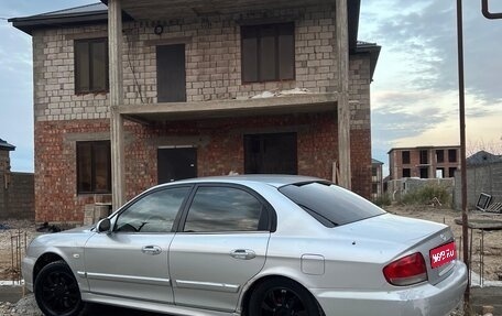 Hyundai Sonata IV рестайлинг, 2005 год, 260 000 рублей, 1 фотография