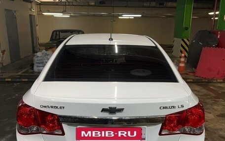 Chevrolet Cruze II, 2011 год, 950 000 рублей, 3 фотография