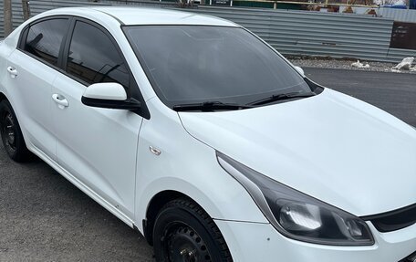 KIA Rio IV, 2017 год, 980 000 рублей, 3 фотография