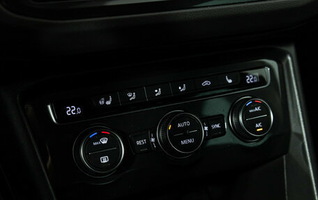 Volkswagen Tiguan II, 2018 год, 2 599 777 рублей, 15 фотография